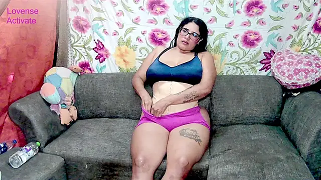 Snapshot of Bonnie_and_wizkhal chatting on February 28, 2026, 6:18 pm Bonnie and wizkhal online show from February 28, 2026, 6:18 pm