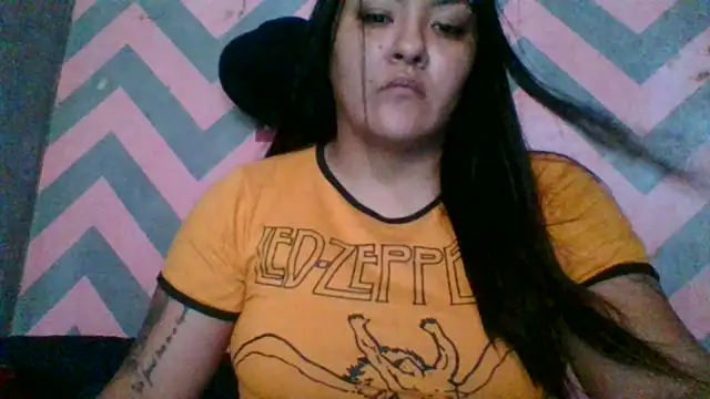 Snapshot of Jennifersbodyy chatting on November 4, 2025, 7:28 pm Jennifersbodyy online show from November 4, 2025, 7:28 pm