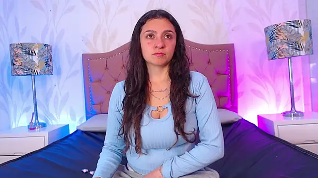 Emmy Palacios online show from December 15, 2025, 12:11 pm