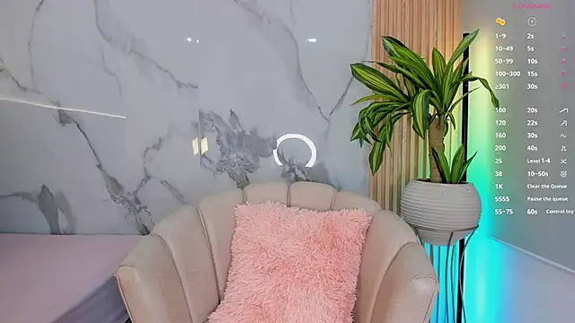 Snapshot of Fyre_divine chatting on November 18, 2025, 12:30 pm Fyre divine online show from November 18, 2025, 12:30 pm