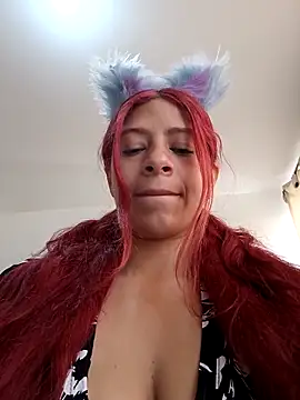 Snapshot of Lunatemptress4 chatting on December 18, 2025, 1:48 pm Lunatemptress4 online show from December 18, 2025, 1:48 pm