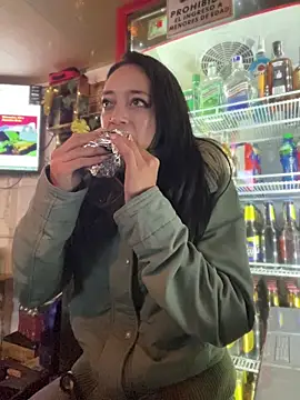 Lia  white online show from November 7, 2025, 1:43 am