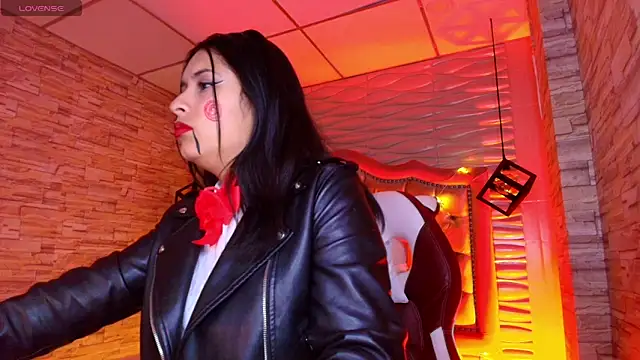 Snapshot of Roxanne_Han chatting on October 31, 2025, 6:26 pm Roxanne Han online show from October 31, 2025, 6:26 pm