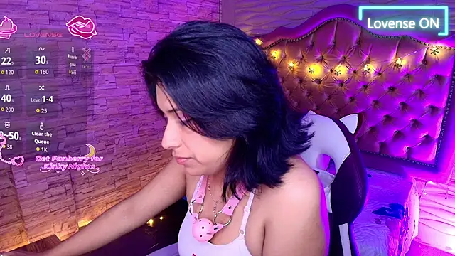 Snapshot of Roxanne_Han chatting on November 28, 2025, 11:54 am Roxanne Han online show from November 28, 2025, 11:54 am