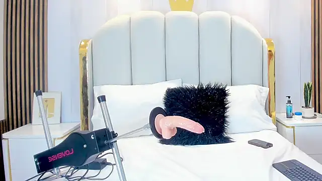 SweetKata  online show from October 30, 2025, 7:11 pm