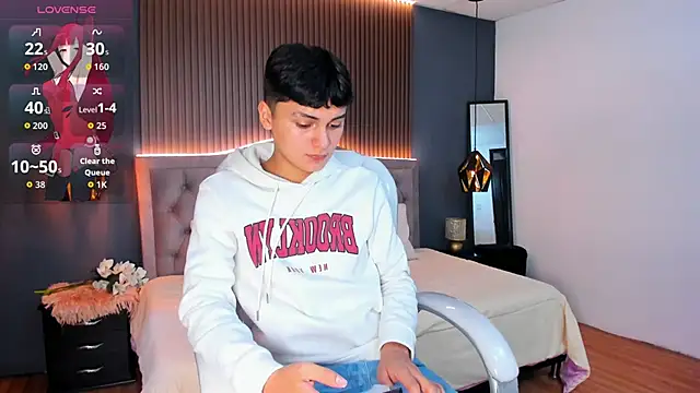 Snapshot of Maxii18_ chatting on November 3, 2025, 6:55 pm Maxii18 online show from November 3, 2025, 6:55 pm