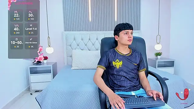 Snapshot of Maxii18_ chatting on December 4, 2025, 6:51 pm Maxii18 online show from December 4, 2025, 6:51 pm