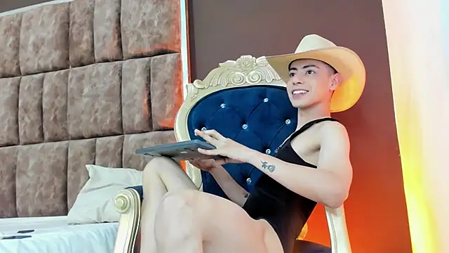 Snapshot of Sebastian_Reed chatting on December 22, 2025, 5:40 am Sebastian Reed online show from December 22, 2025, 5:40 am