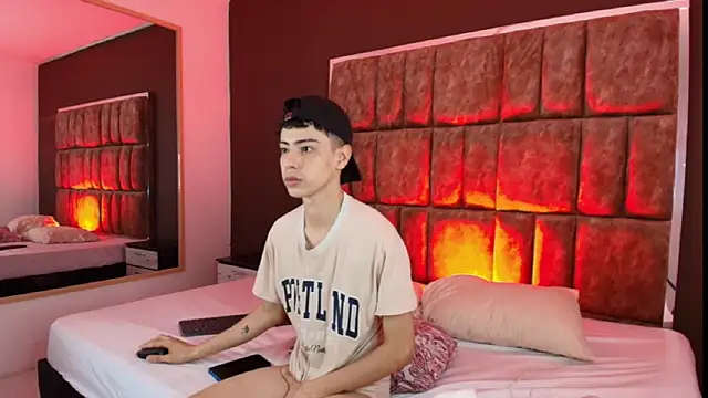 Snapshot of Sebastian_Reed chatting on November 4, 2025, 4:27 am Sebastian Reed online show from November 4, 2025, 4:27 am