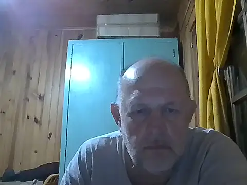 Snapshot of PedroXYZ25 chatting on October 23, 2025, 1:04 am PedroXYZ25 online show from October 23, 2025, 1:04 am