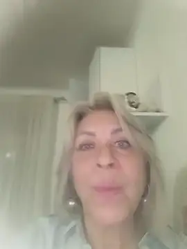 Snapshot of Anabel-455 chatting on October 28, 2025, 3:44 pm Anabel-455 online show from October 28, 2025, 3:44 pm