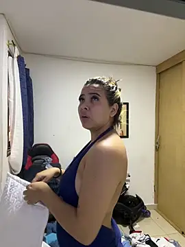 sofia montclair online show from April 6, 2026, 7:37 pm