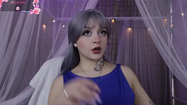 lexirouge   online show from February 7, 2026, 8:06 pm