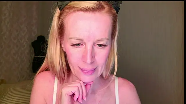 Snapshot of Kess-Edison chatting on November 2, 2025, 7:30 pm Kess-Edison online show from November 2, 2025, 7:30 pm