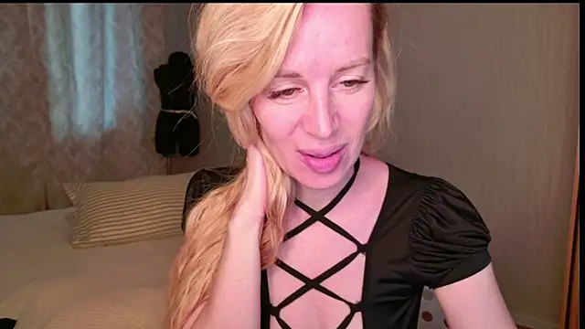 Snapshot of Kess-Edison chatting on November 7, 2025, 1:59 pm Kess-Edison online show from November 7, 2025, 1:59 pm