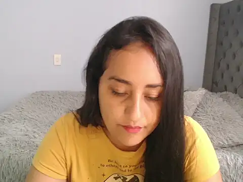 Snapshot of cute8smile chatting on November 4, 2025, 12:31 pm cute8smile online show from November 4, 2025, 12:31 pm