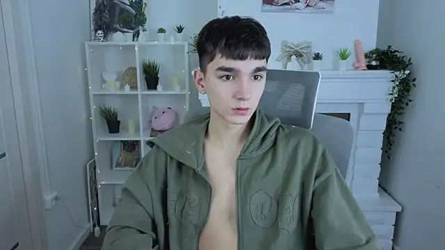 Snapshot of YamiTwink chatting on November 30, 2025, 8:31 pm YamiTwink online show from November 30, 2025, 8:31 pm