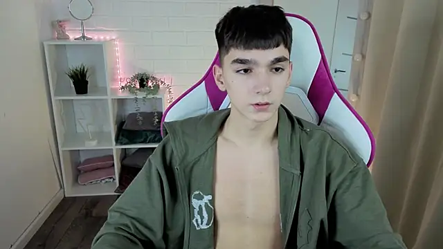 Snapshot of YamiTwink chatting on November 20, 2025, 11:22 am YamiTwink online show from November 20, 2025, 11:22 am