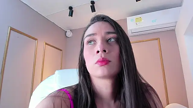 Snapshot of NahimiThompson chatting on November 22, 2025, 7:24 pm NahimiThompson online show from November 22, 2025, 7:24 pm