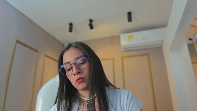 NahimiThompson online show from February 6, 2026, 7:43 pm