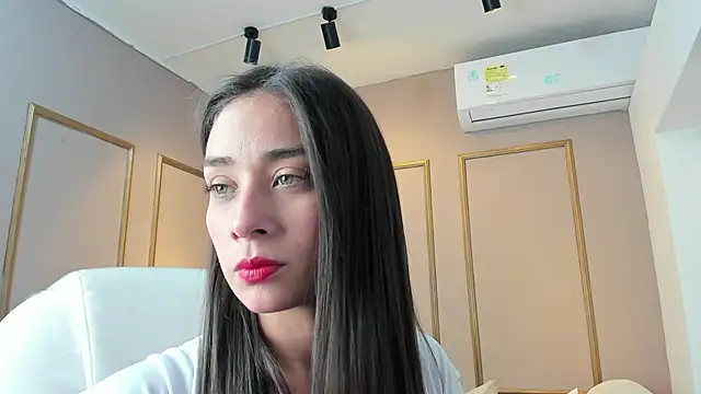 Snapshot of NahimiThompson chatting on November 24, 2025, 7:25 pm NahimiThompson online show from November 24, 2025, 7:25 pm