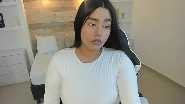 Snapshot of adrianna_rosse chatting on October 29, 2025, 12:15 pm adrianna rosse online show from October 29, 2025, 12:15 pm