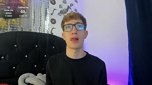 Snapshot of Erick_Taylor3 chatting on November 6, 2025, 5:39 pm Erick Taylor3 online show from November 6, 2025, 5:39 pm