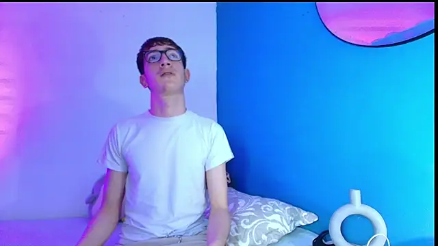 Snapshot of Erick_Taylor3 chatting on February 9, 2026, 8:51 pm Erick Taylor3 online show from February 9, 2026, 8:51 pm