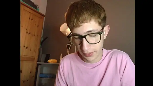 Snapshot of Erick_Taylor3 chatting on December 20, 2025, 8:12 pm Erick Taylor3 online show from December 20, 2025, 8:12 pm