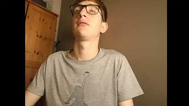 Snapshot of Erick_Taylor3 chatting on December 16, 2025, 8:24 pm Erick Taylor3 online show from December 16, 2025, 8:24 pm