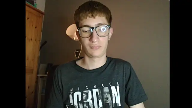 Snapshot of Erick_Taylor3 chatting on December 19, 2025, 8:00 pm Erick Taylor3 online show from December 19, 2025, 8:00 pm