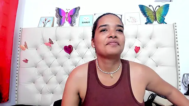 Snapshot of celena_wonder chatting on June 11, 2026, 5:43 pm celena wonder online show from June 11, 2026, 5:43 pm
