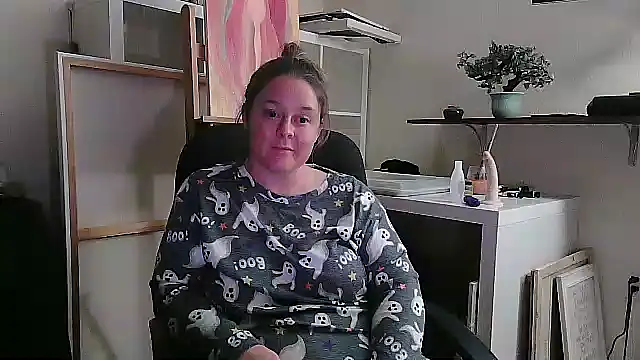 Artgirlie31 online show from November 1, 2025, 3:35 am