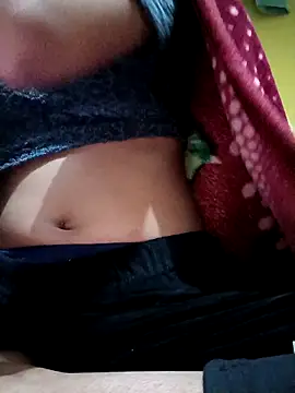 janvi sharma87 online show from November 24, 2025, 3:23 pm