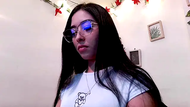 Snapshot of melissa__dolce chatting on November 23, 2025, 11:48 pm melissa dolce online show from November 23, 2025, 11:48 pm