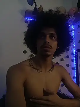 Snapshot of aaron_play chatting on November 5, 2025, 1:47 pm aaron play online show from November 5, 2025, 1:47 pm