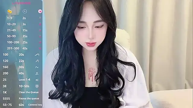 Love-hanzaizai718 online show from April 17, 2026, 8:50 am