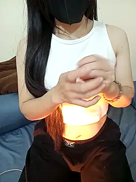 Cherry Le02 online show from December 17, 2025, 6:46 pm