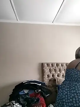 IndianLara online show from April 20, 2026, 1:03 pm