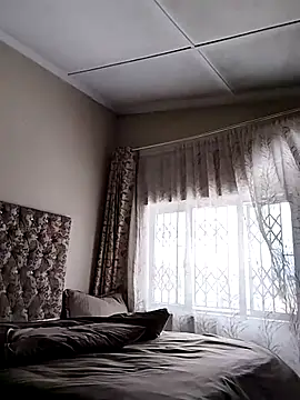 IndianLara online show from November 14, 2025, 10:41 am