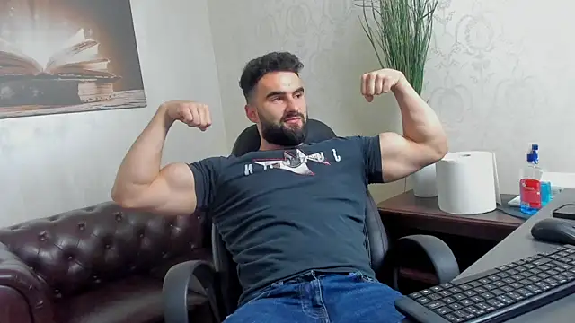 Snapshot of MicahLane chatting on October 29, 2025, 5:28 am MicahLane online show from October 29, 2025, 5:28 am