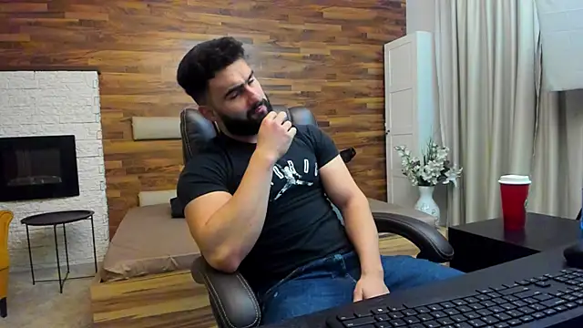 Snapshot of MicahLane chatting on November 25, 2025, 4:57 am MicahLane online show from November 25, 2025, 4:57 am