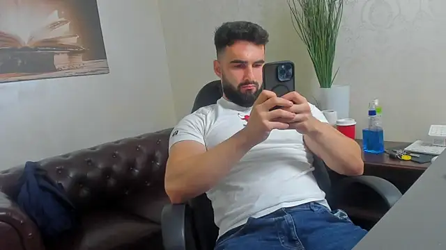 Snapshot of MicahLane chatting on October 26, 2025, 5:41 am MicahLane online show from October 26, 2025, 5:41 am