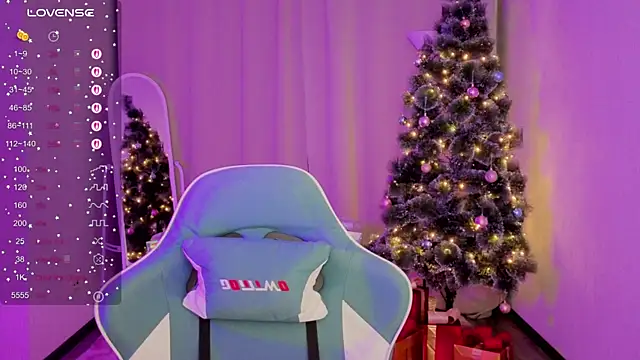 Snapshot of Ksarina chatting on December 18, 2025, 2:43 pm Ksarina online show from December 18, 2025, 2:43 pm