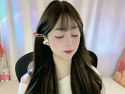 Clover zizi online show from October 29, 2025, 9:19 am