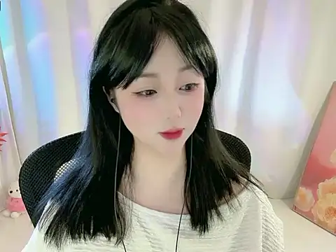 Clover zizi online show from December 18, 2025, 7:29 pm