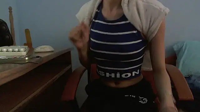 andreea713 online show from May 22, 2026, 1:53 pm