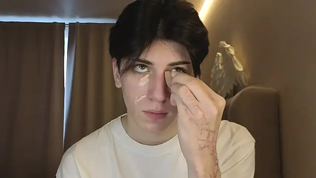 Oliver star boy  online show from January 12, 2026, 12:12 pm