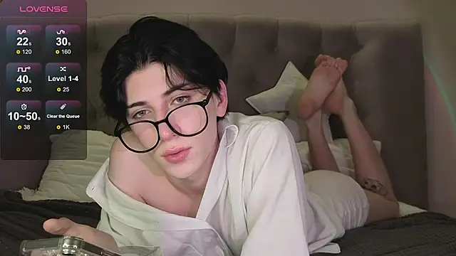 Oliver star boy  online show from February 20, 2026, 5:26 pm