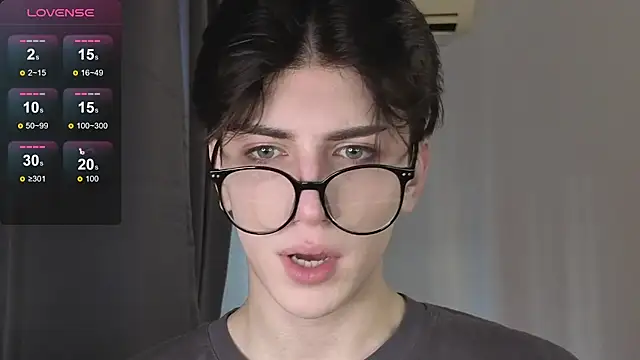 Oliver star boy  online show from November 29, 2025, 12:16 pm